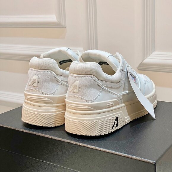 Autry Medalist Low-Top Leather Sneakers - Picture 5 of 6